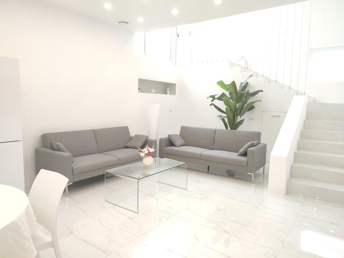 Elegant Basement Suite Orosei Esterno foto